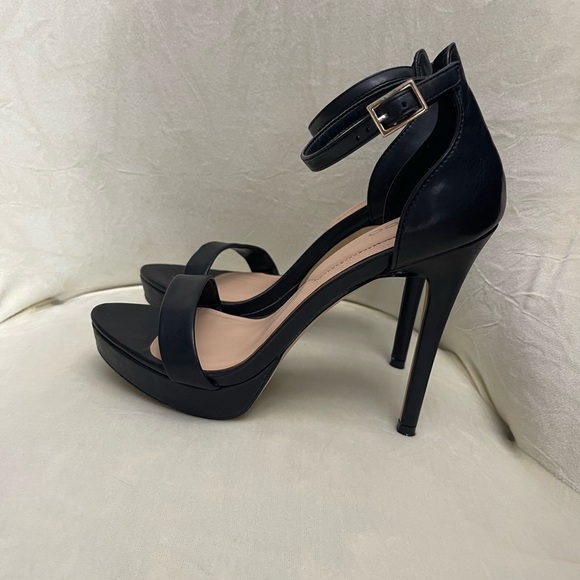 Black Aldo Heels - Size 6 - Picture 9 of 10